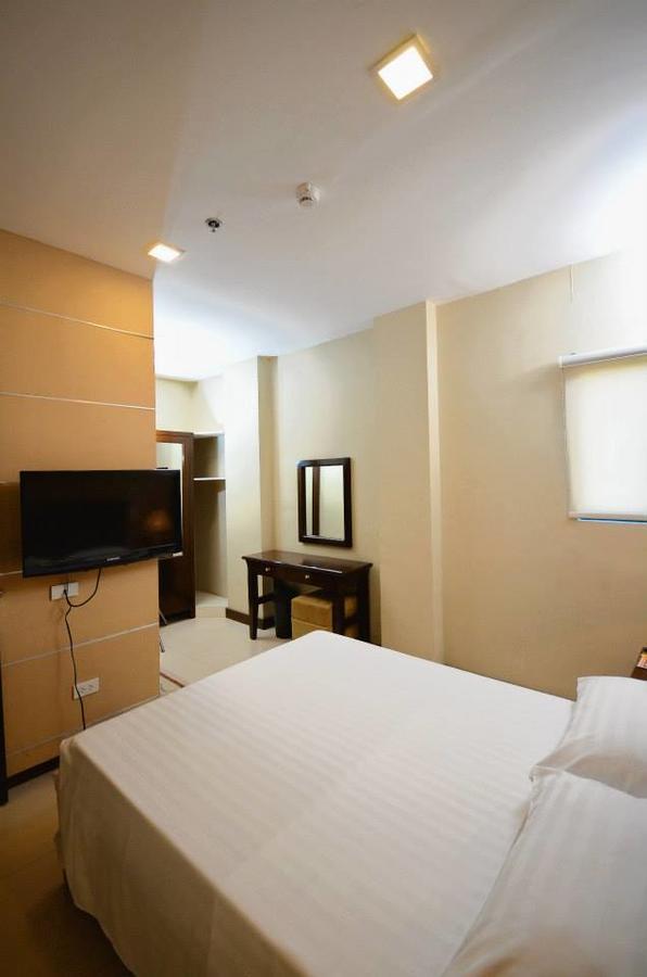 Hotel Formosa Daet Екстер'єр фото