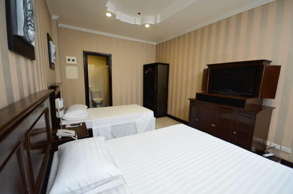 Hotel Formosa Daet Екстер'єр фото