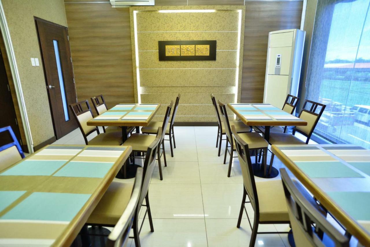 Hotel Formosa Daet Екстер'єр фото